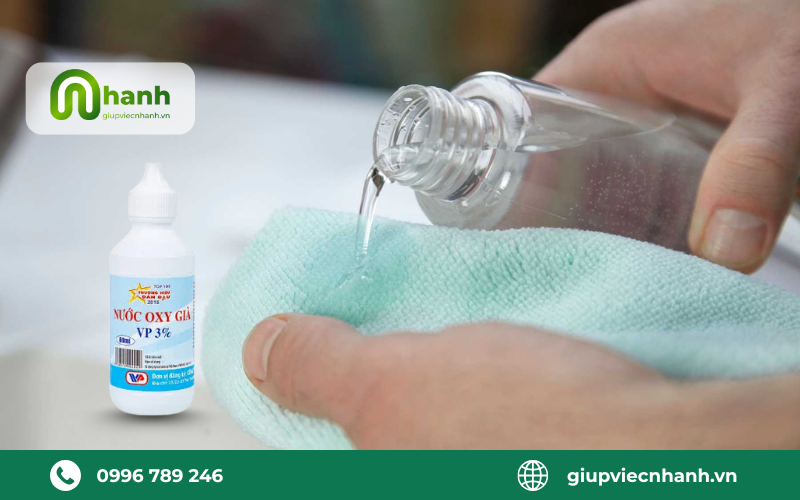 tẩy vết mốc trên quần áo bằng oxy già